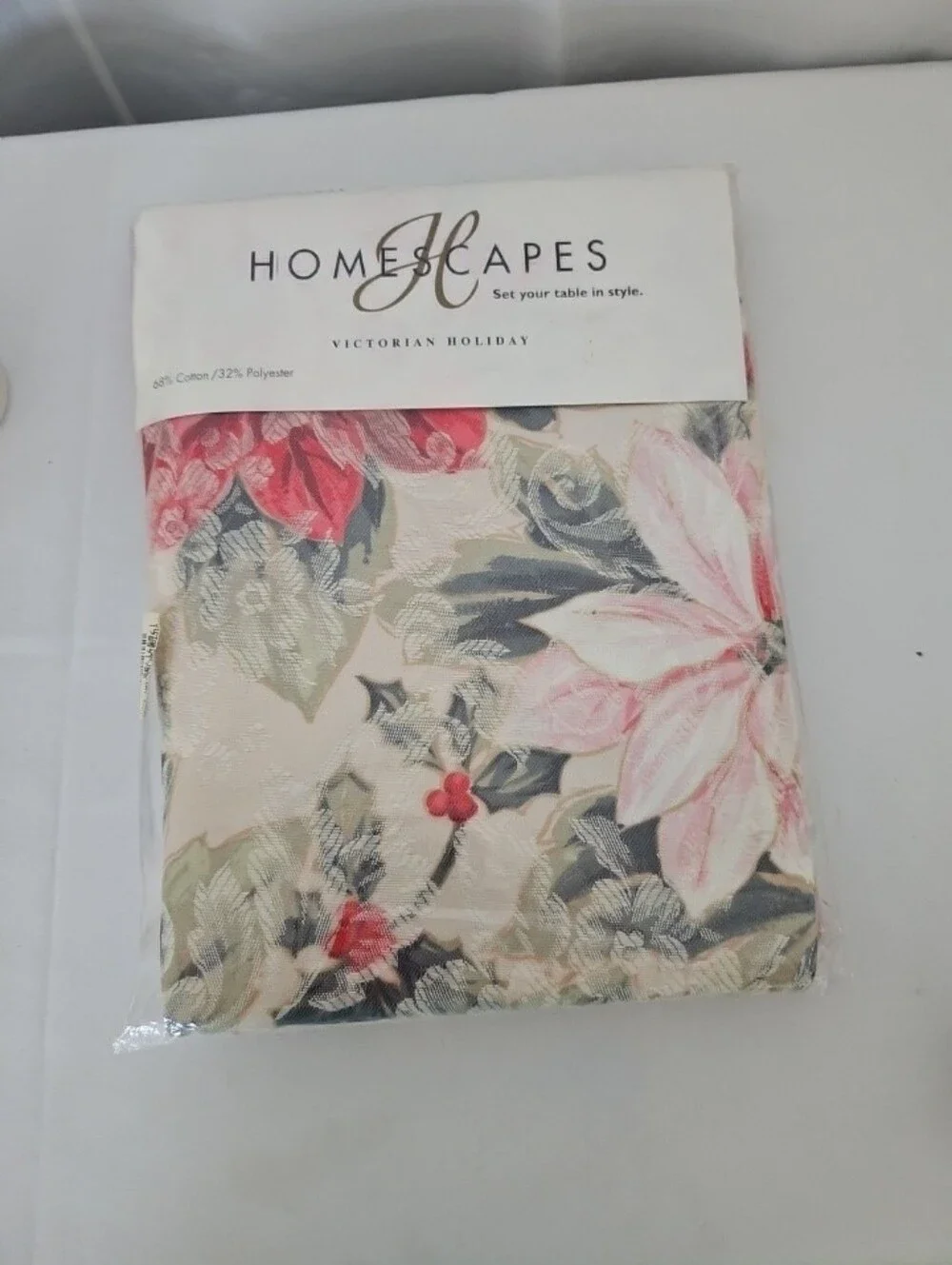 Homescapes Victorian Holiday Floral Fabric Oblong Tablecloth 60